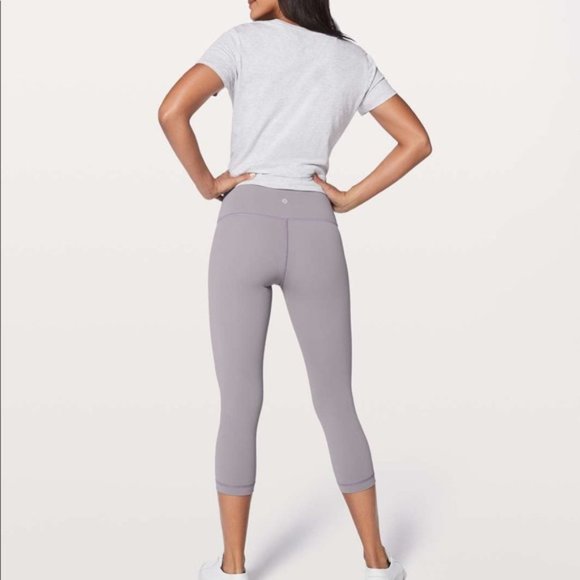 lululemon athletica Pants - Lululemon Lavender Wunder Under Crop Leggings